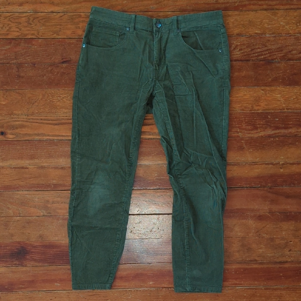 Under 5'10 5 Pocket Stretch Cords in Olive 32x26